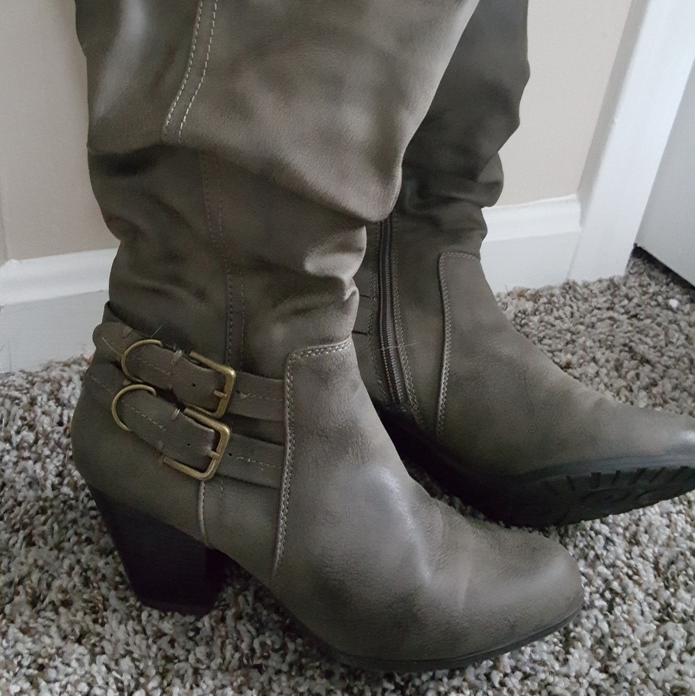 Grey boots